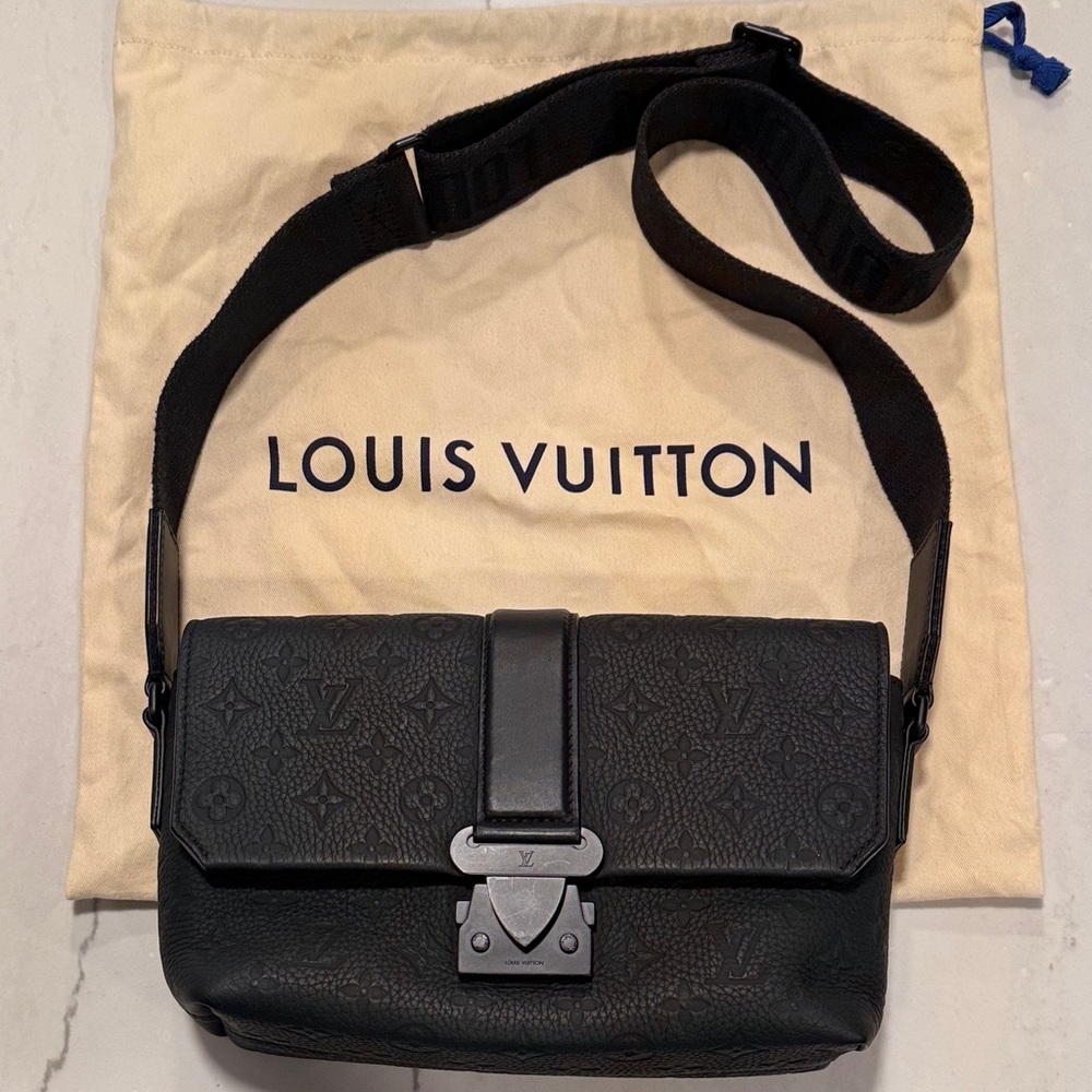Louis Vuitton S Cape Messenger Taurillon Shoulder Bag